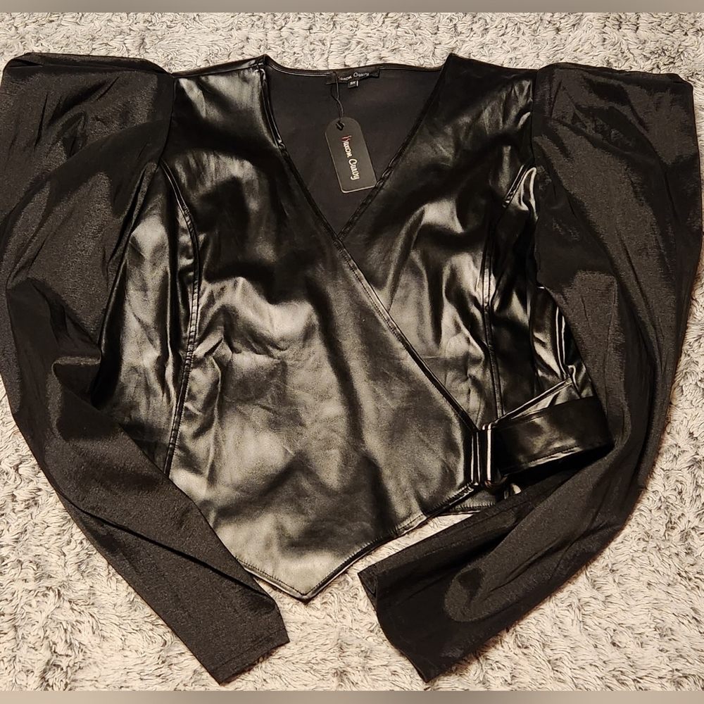 Pointy shoulder top